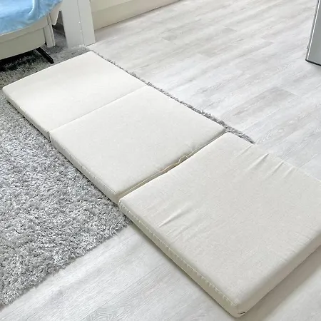 Apartment Entire Flat Free Parking Quiet Area *self-check In Leeds (West Yorkshire)