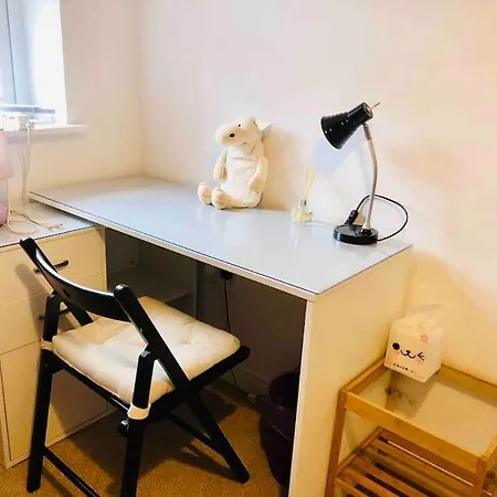 Entire Flat Free Parking Quiet Area *self-check In * Leeds (West Yorkshire)