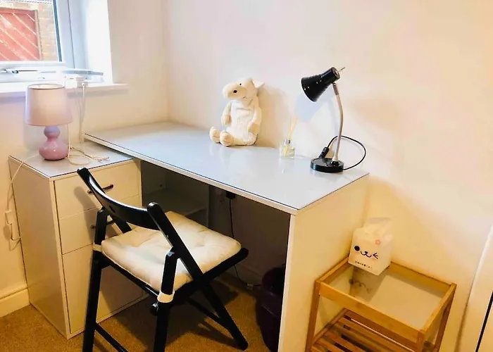 Entire Flat Free Parking Quiet Area *self-check In * Leeds (West Yorkshire)