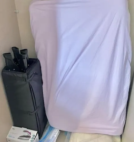 Entire Flat Free Parking Quiet Area *self-check In 아파트 리즈