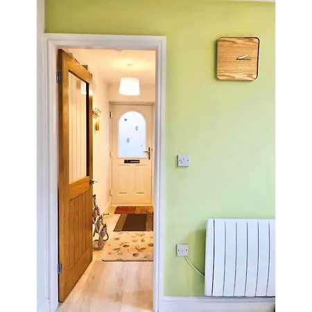 Entire Flat Free Parking Quiet Area *self-check In Appartement